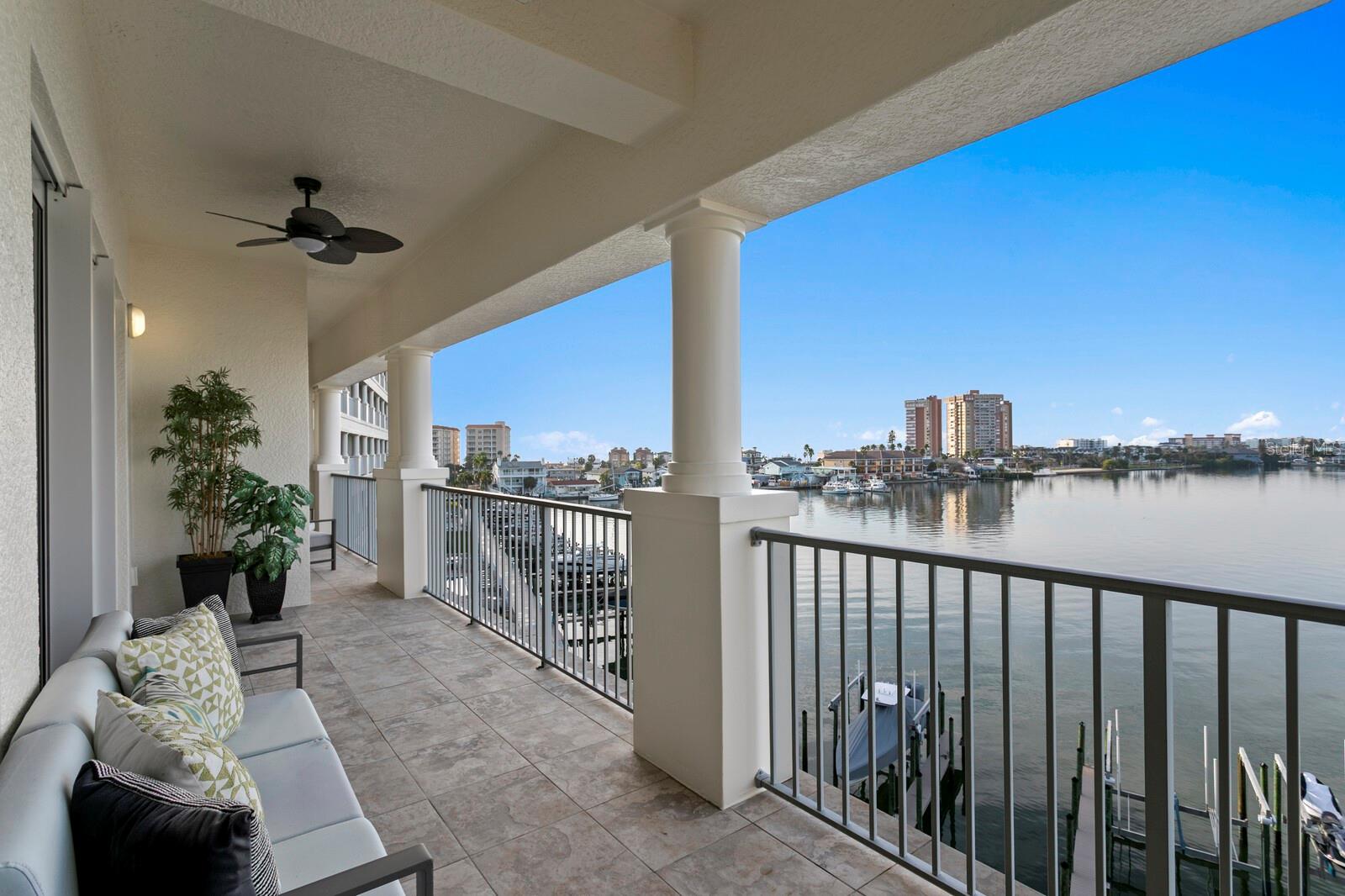 Image 28 of 91 For 17745 Gulf Boulevard 502