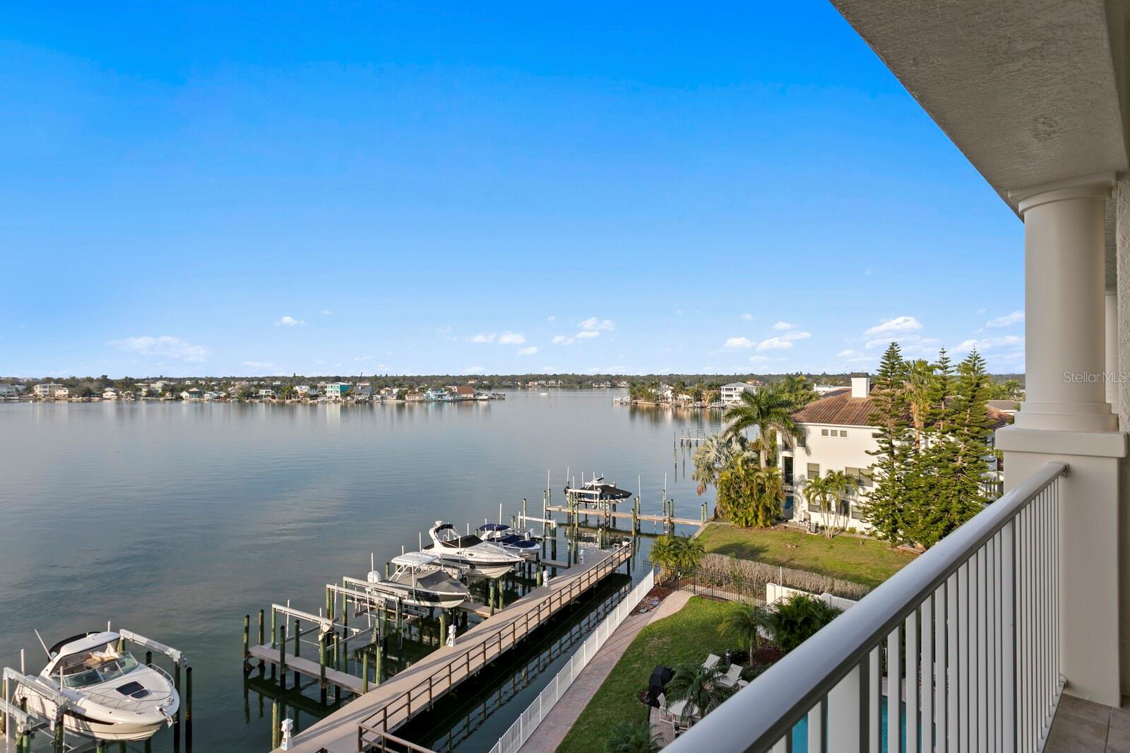 Image 29 of 91 For 17745 Gulf Boulevard 502