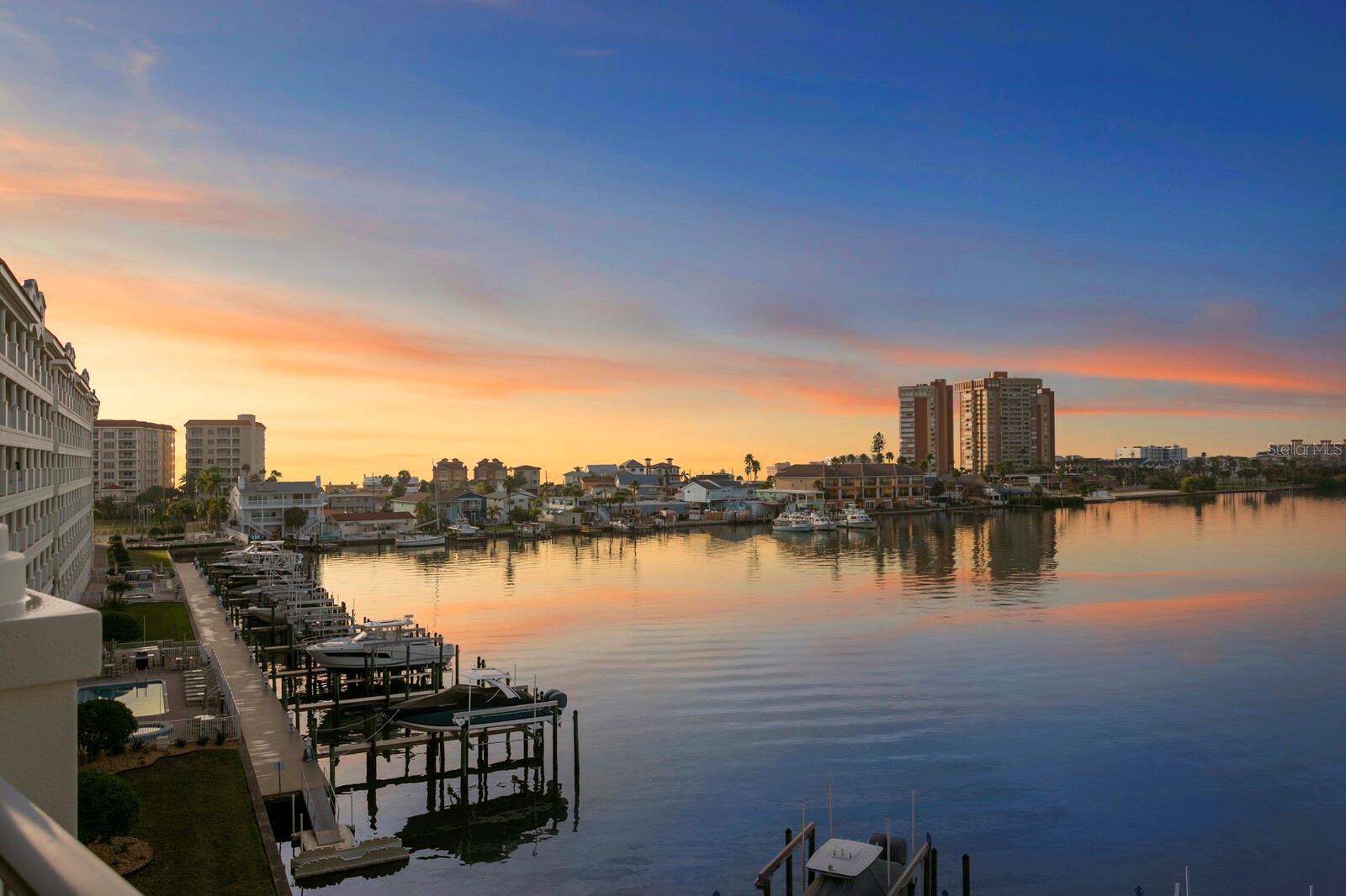 Image 43 of 91 For 17745 Gulf Boulevard 502