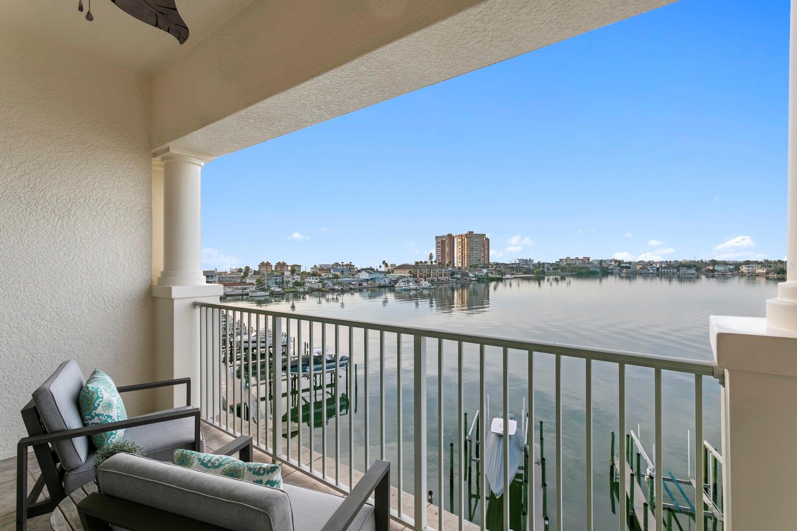 Image 48 of 91 For 17745 Gulf Boulevard 502