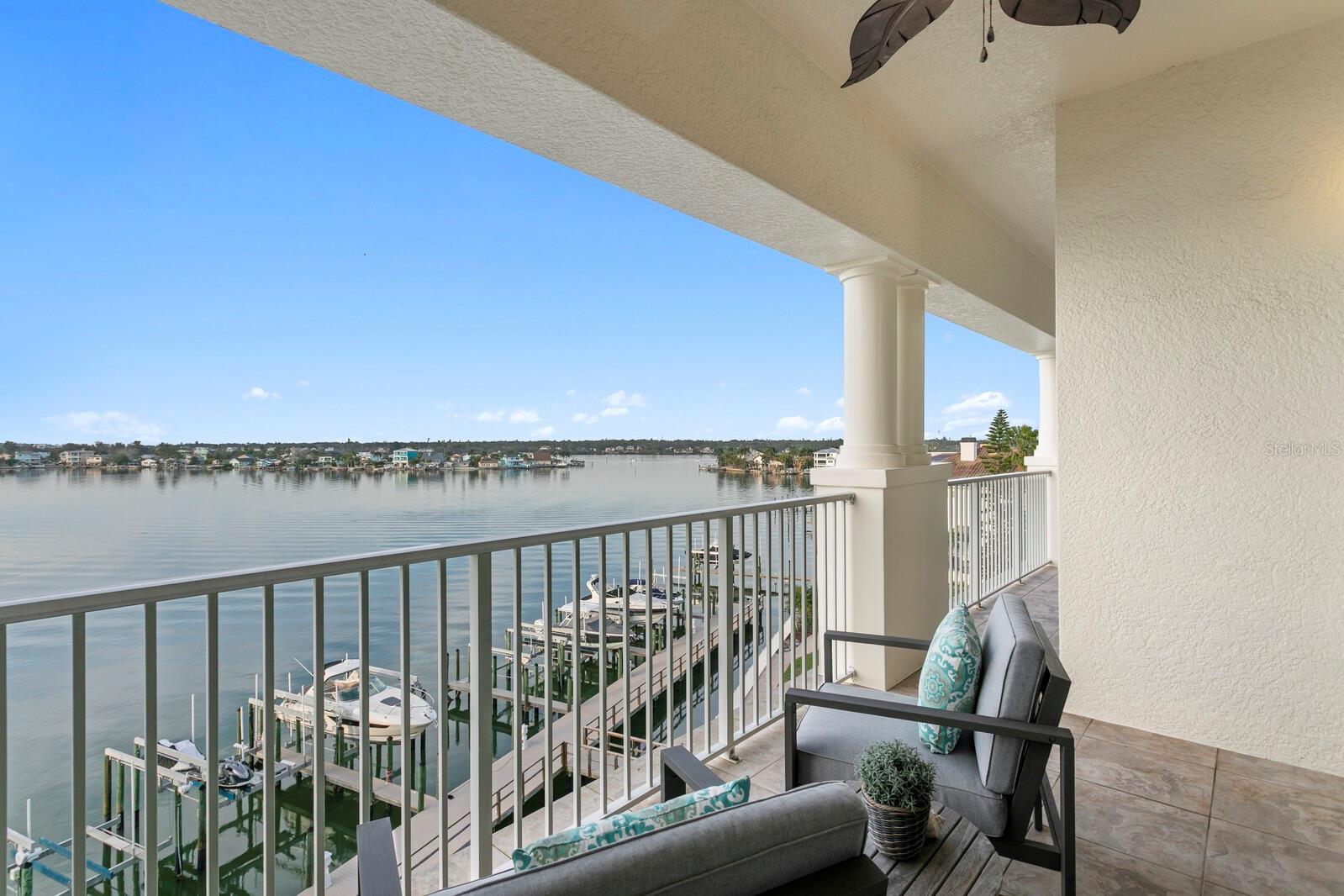 Image 49 of 91 For 17745 Gulf Boulevard 502