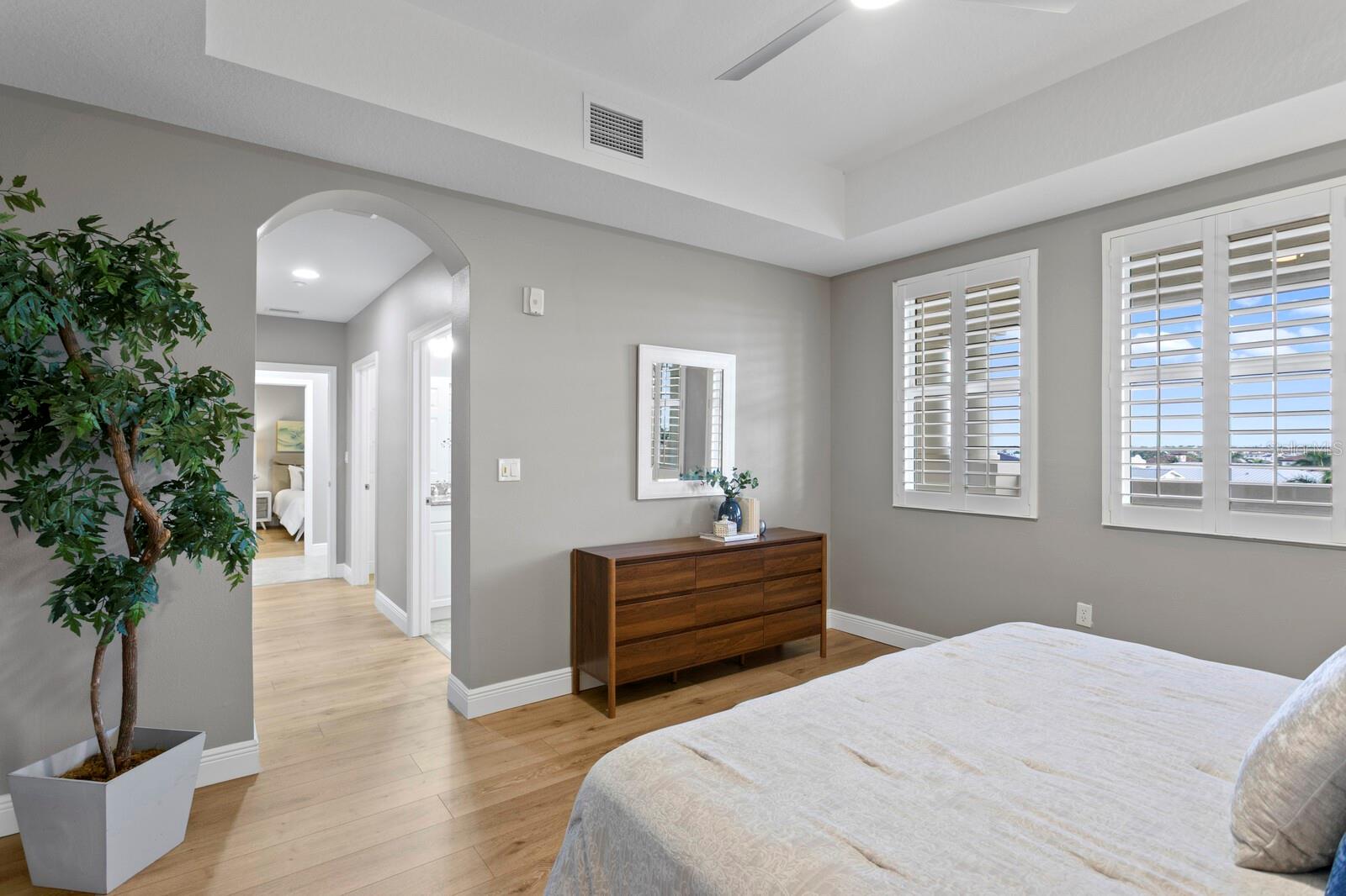 Image 58 of 91 For 17745 Gulf Boulevard 502