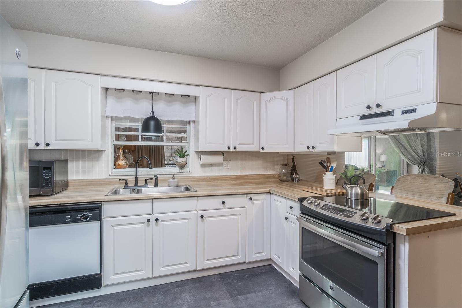 Image 7 of 30 For 37116 Price Drive