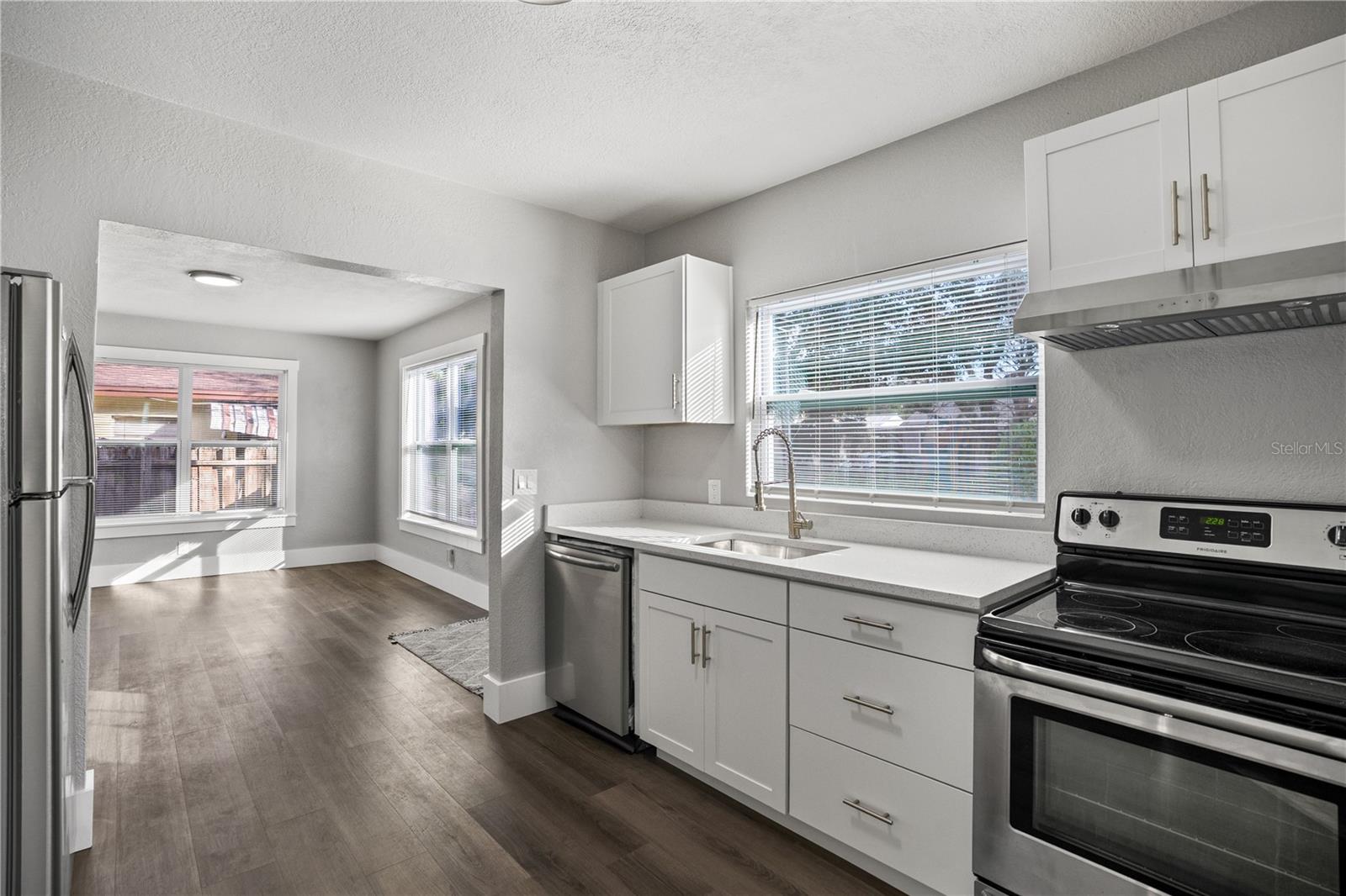 Image 10 of 27 For 1006 15th Avenue Nw