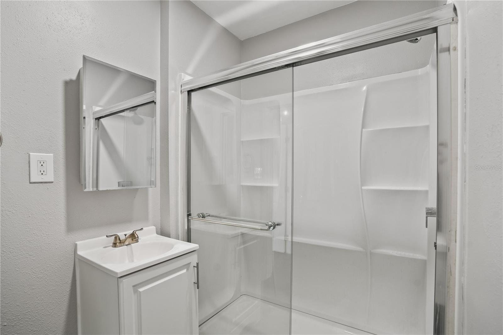 Image 15 of 27 For 1006 15th Avenue Nw