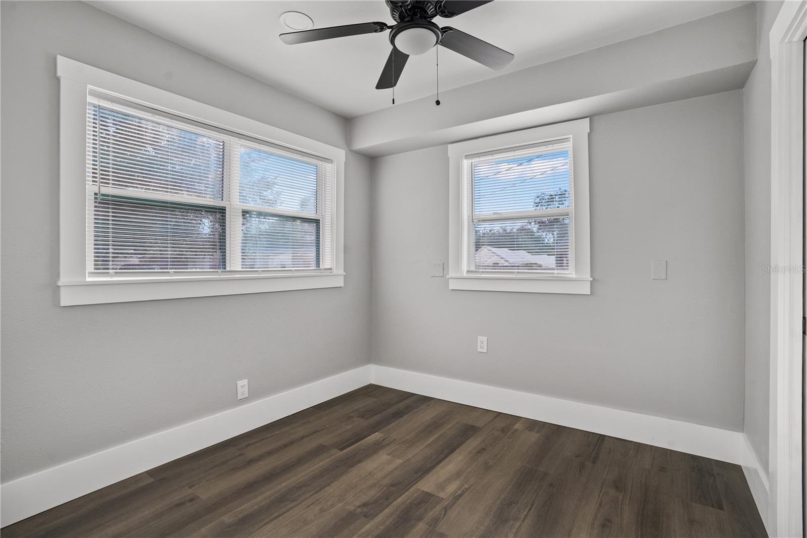 Image 16 of 27 For 1006 15th Avenue Nw