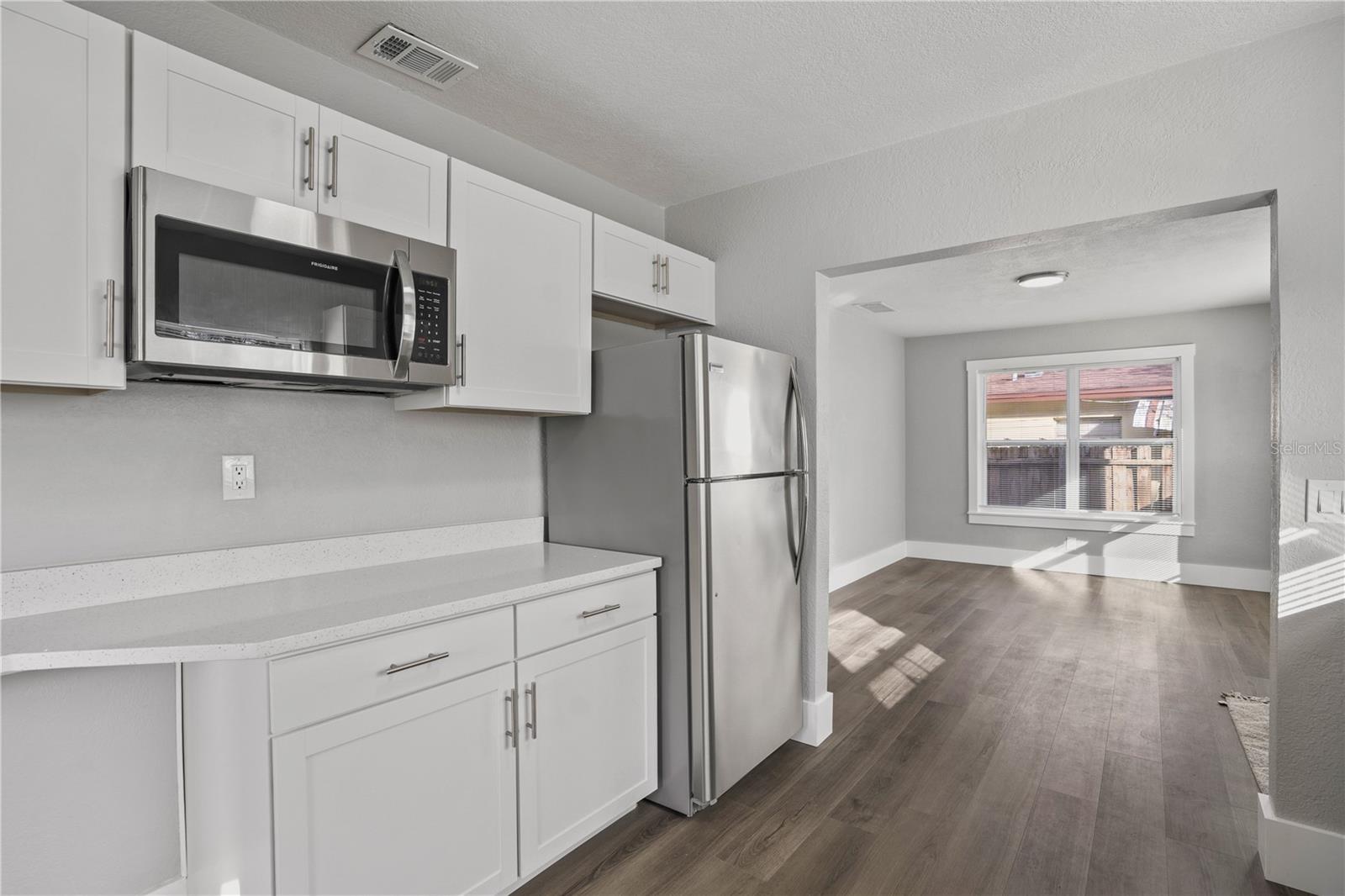 Image 9 of 27 For 1006 15th Avenue Nw