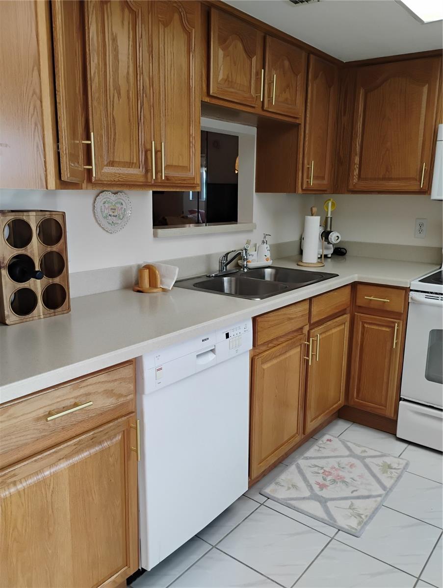 Image 9 of 45 For 2465 Northside Drive 1001