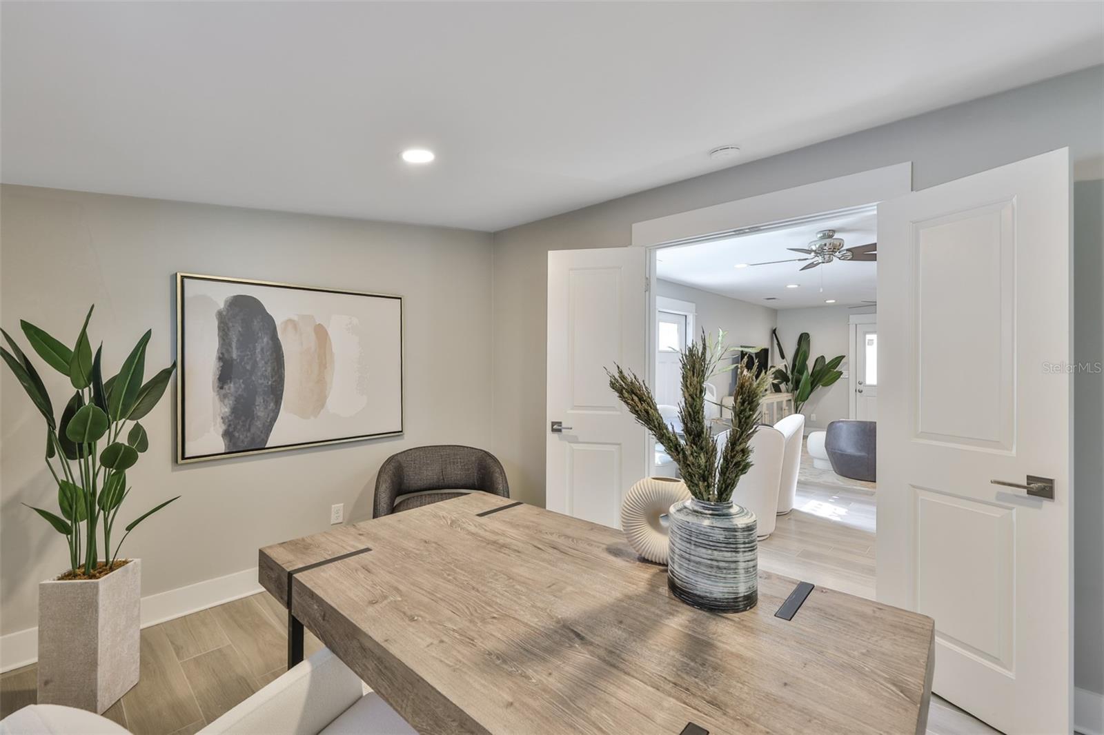 Image 17 of 35 For 4115 Bay Avenue