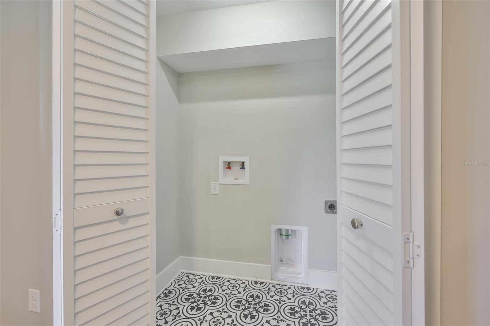 Image 18 of 35 For 4115 Bay Avenue