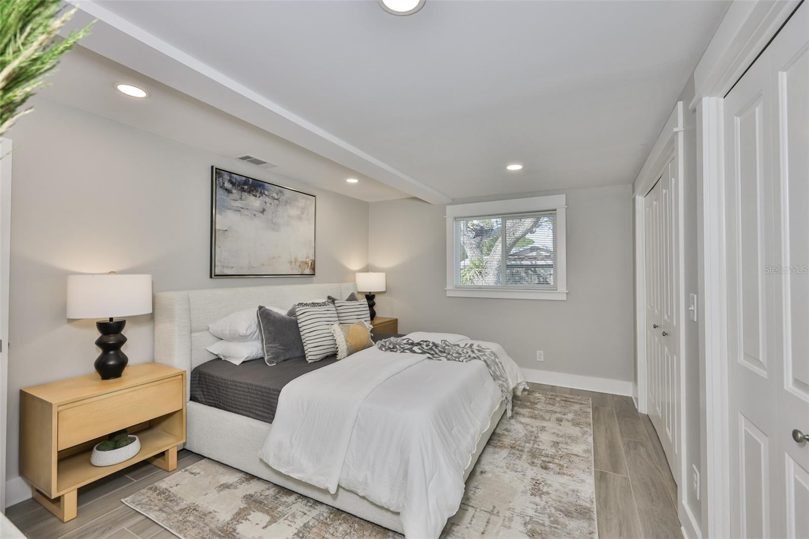 Image 20 of 35 For 4115 Bay Avenue