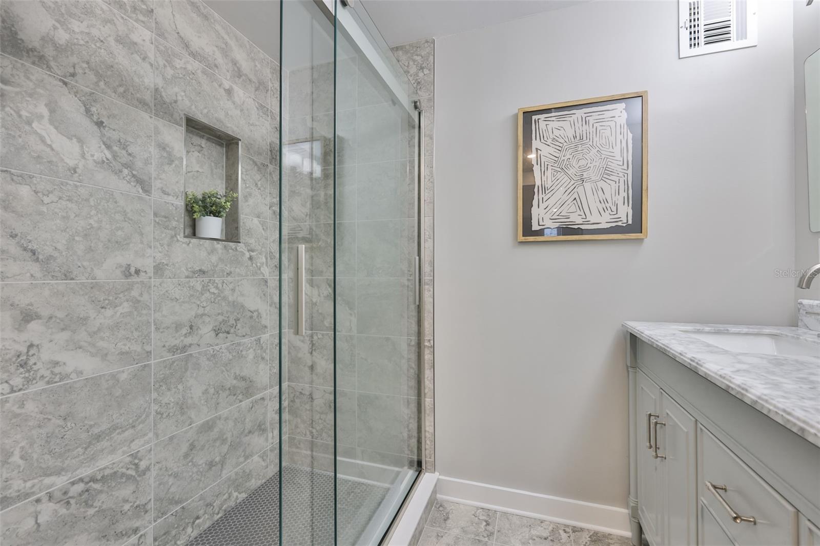 Image 24 of 35 For 4115 Bay Avenue