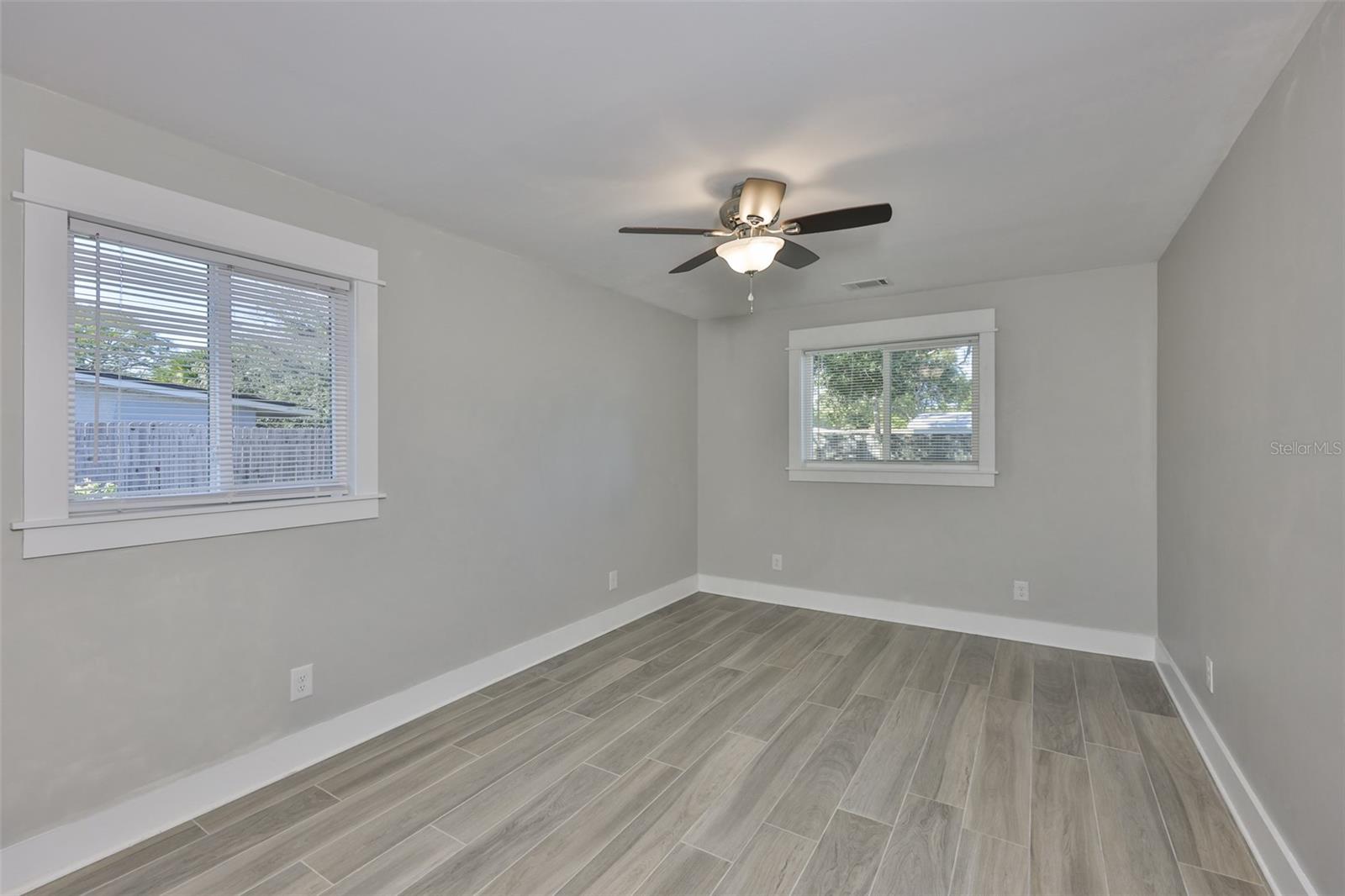 Image 25 of 35 For 4115 Bay Avenue