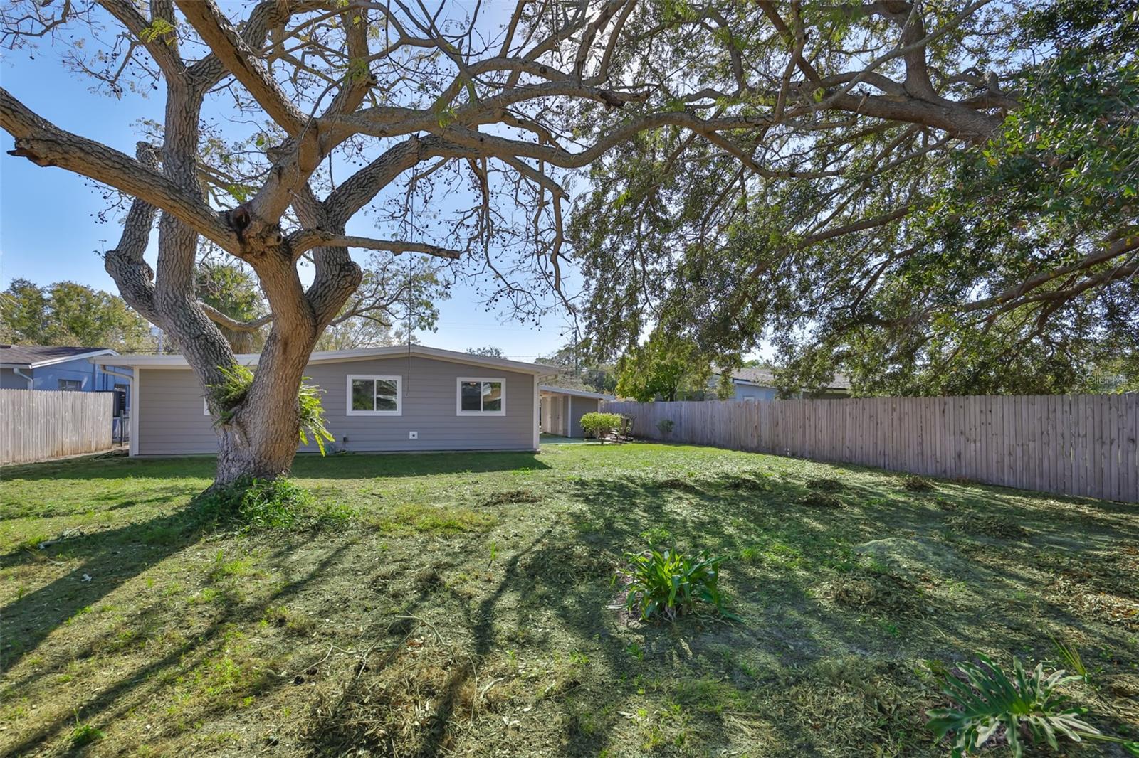 Image 33 of 35 For 4115 Bay Avenue