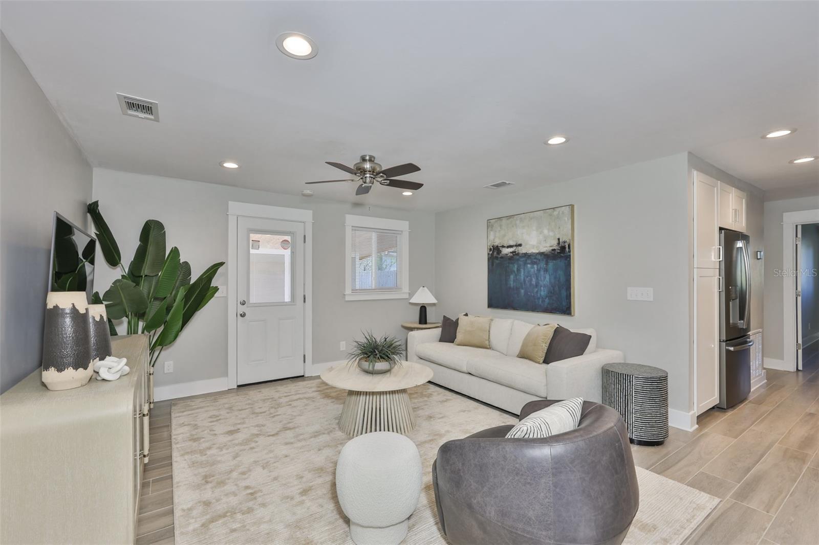 Image 4 of 35 For 4115 Bay Avenue