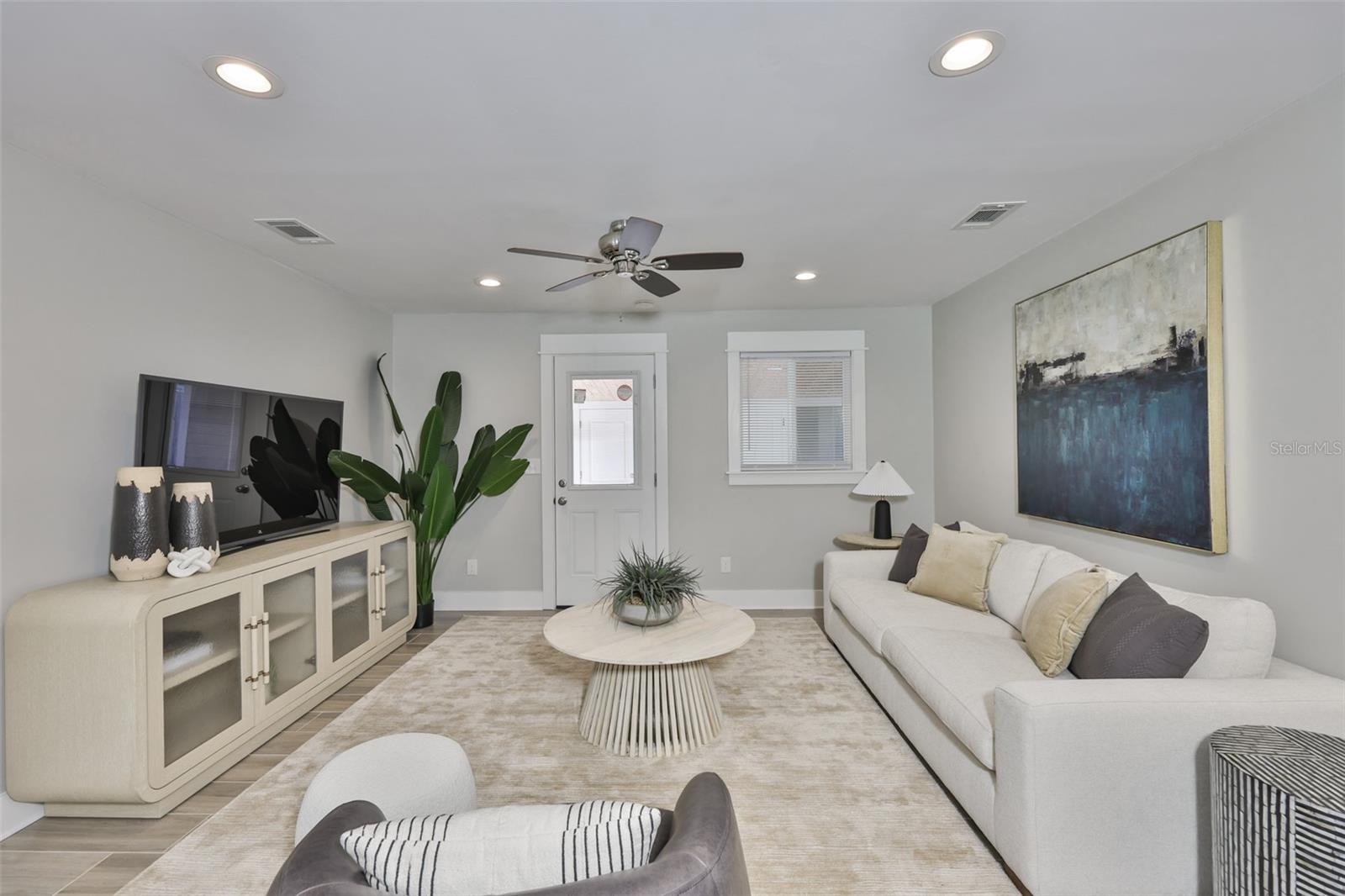 Image 5 of 35 For 4115 Bay Avenue