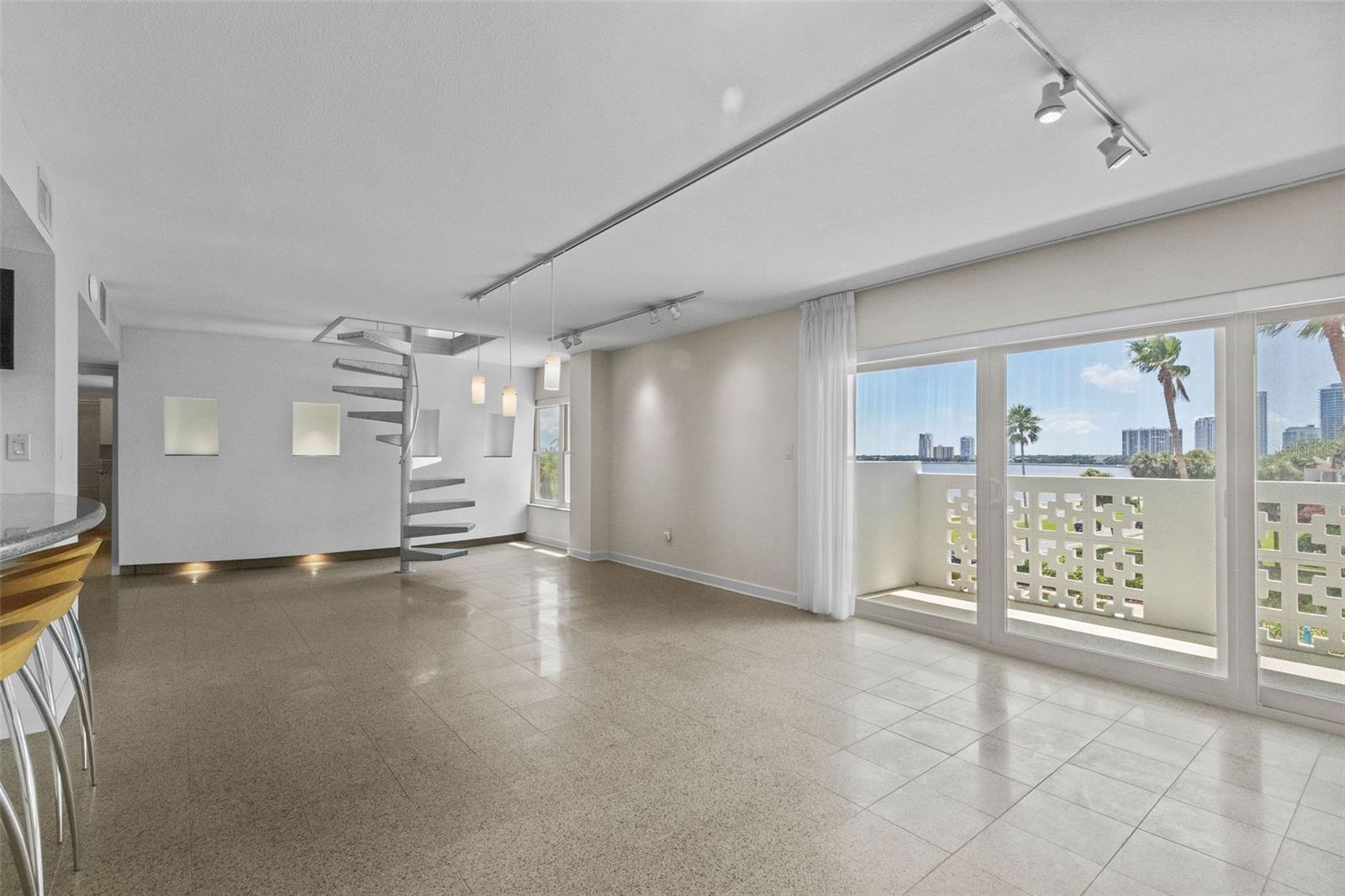 Image 7 of 22 For 2401 Bayshore Boulevard 410 & 510