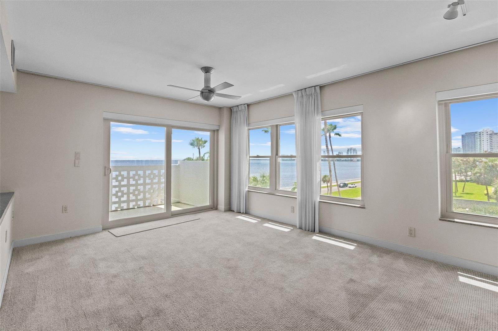Image 8 of 22 For 2401 Bayshore Boulevard 410 & 510