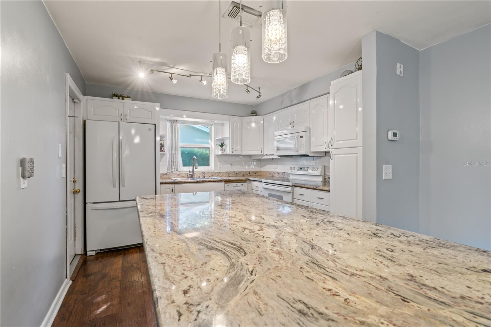 Image 7 of 27 For 2040 Forest Drive