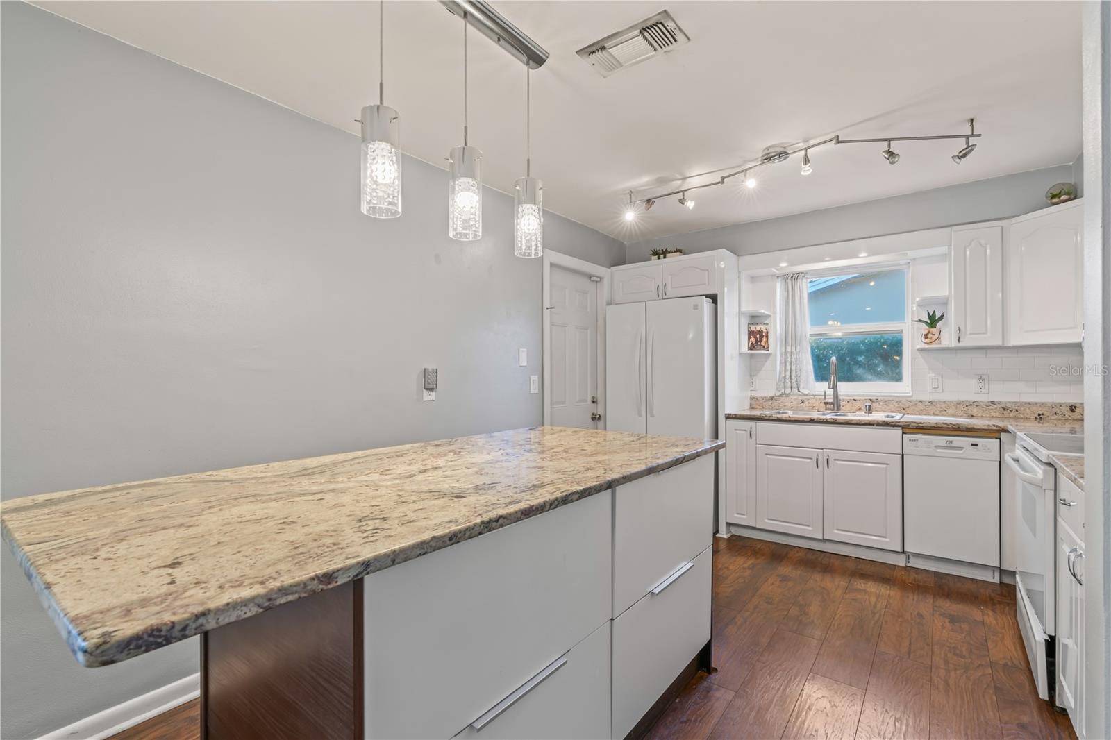 Image 9 of 27 For 2040 Forest Drive