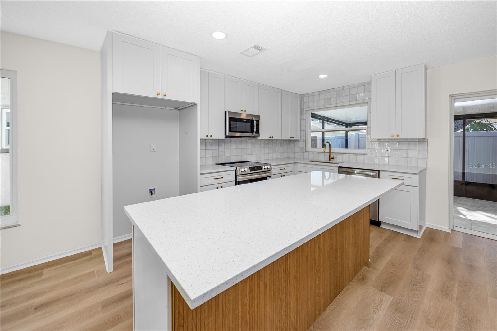 Image 11 of 32 For 8808 90th Way N