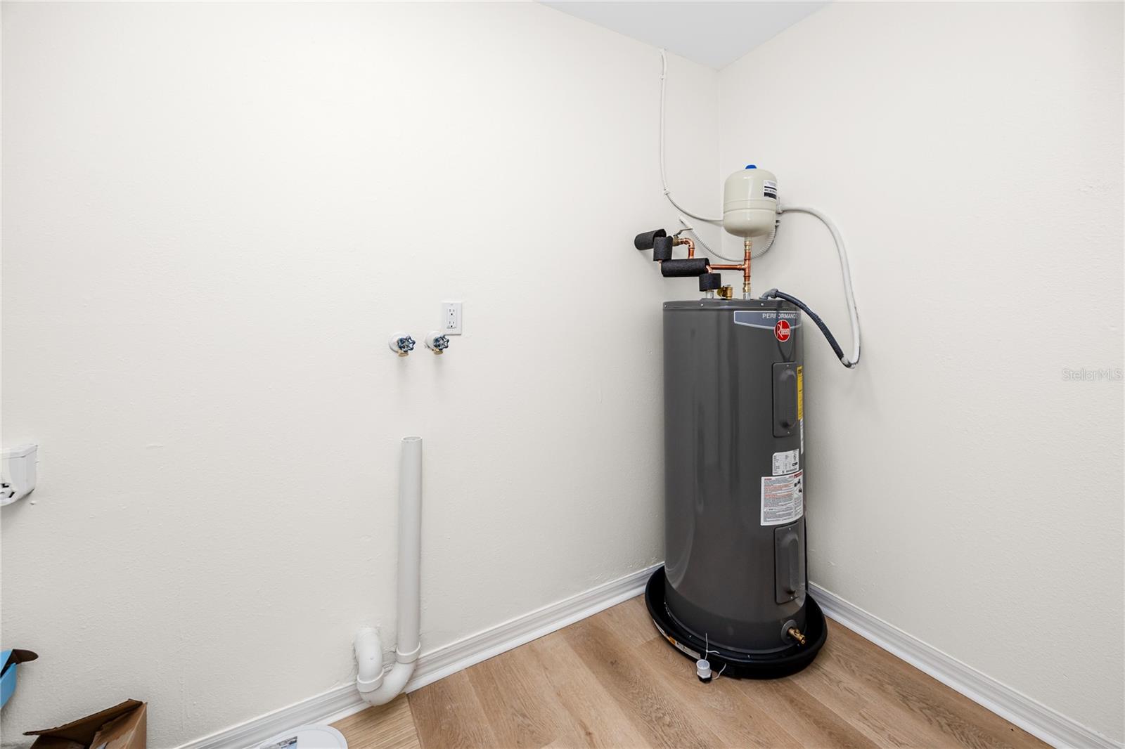 Image 27 of 32 For 8808 90th Way N