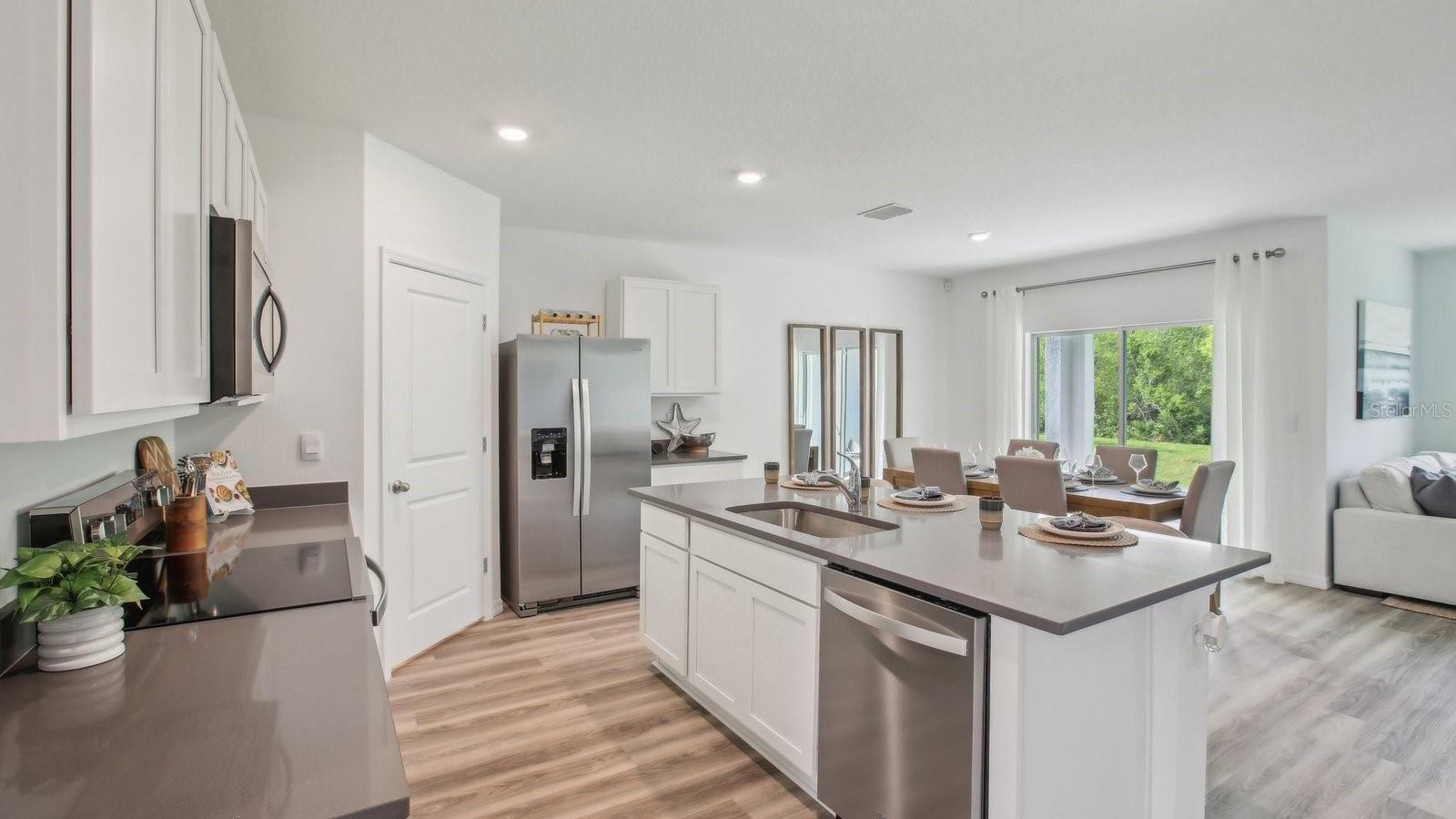 Listing photo id 7 for 1632 Sourwood Drive