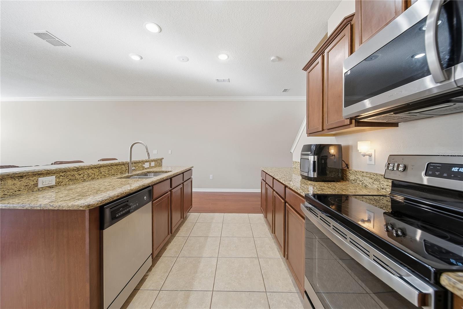 Image 6 of 26 For 8605 Fiddleleaf Court