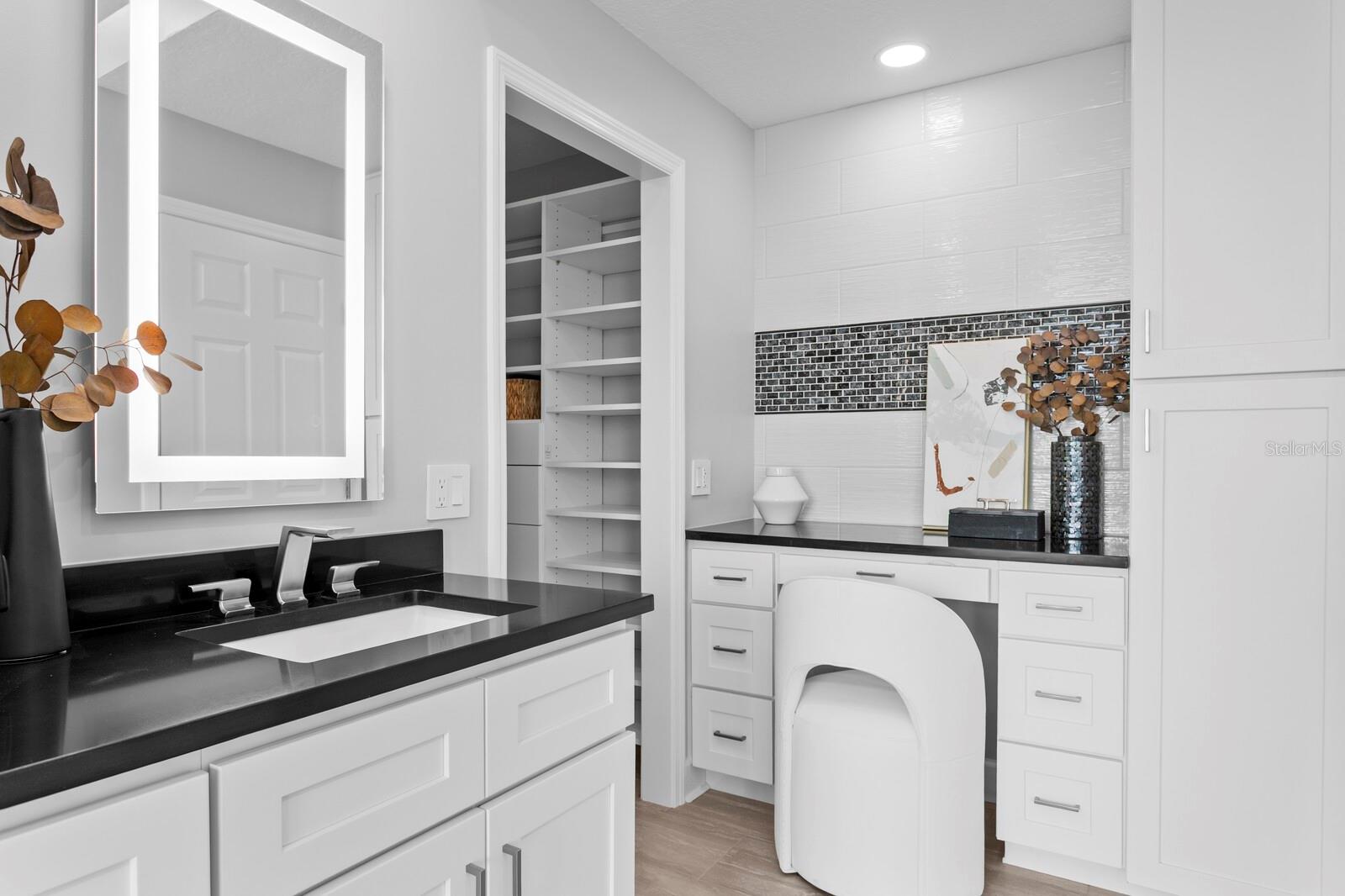 Image 26 of 47 For 1315 Jumana Loop