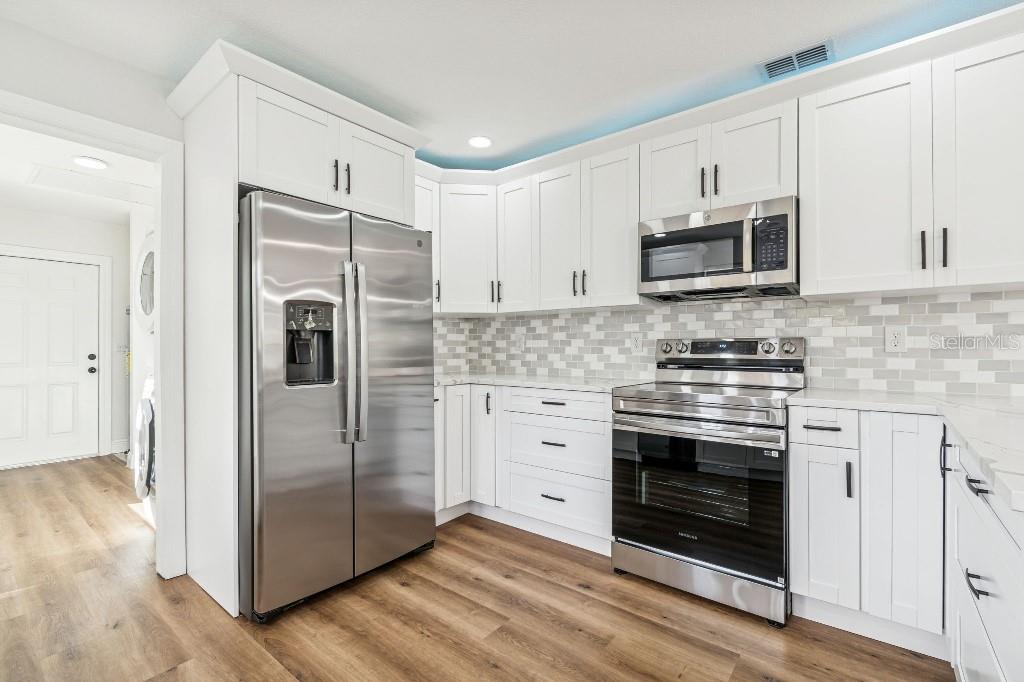 Image 18 of 46 For 6416 47th Street