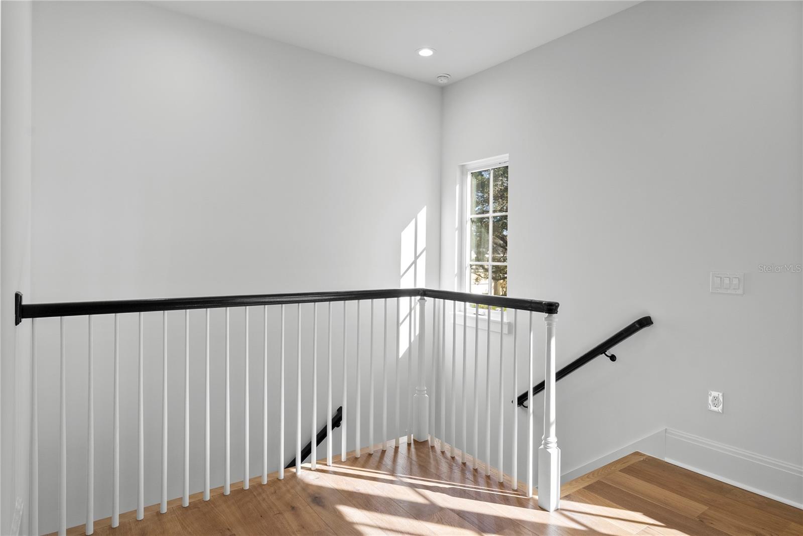 Image 19 of 58 For 4614 Tennyson