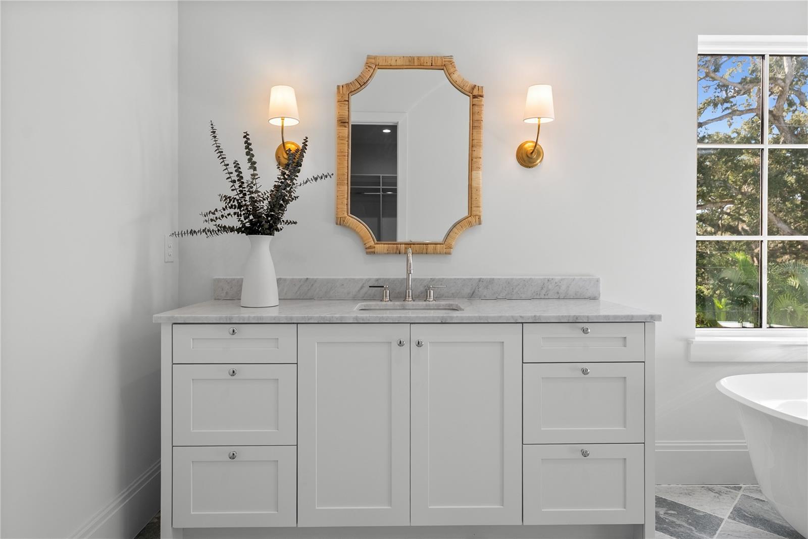 Image 26 of 58 For 4614 Tennyson