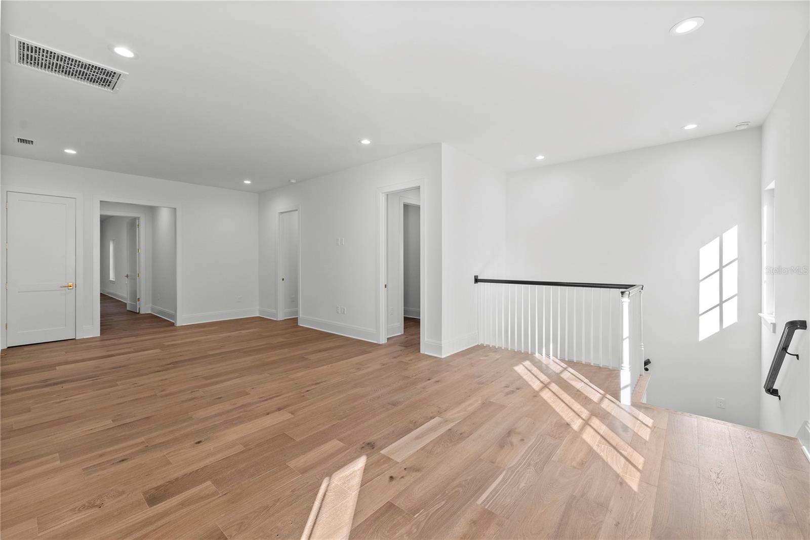 Image 30 of 58 For 4614 Tennyson