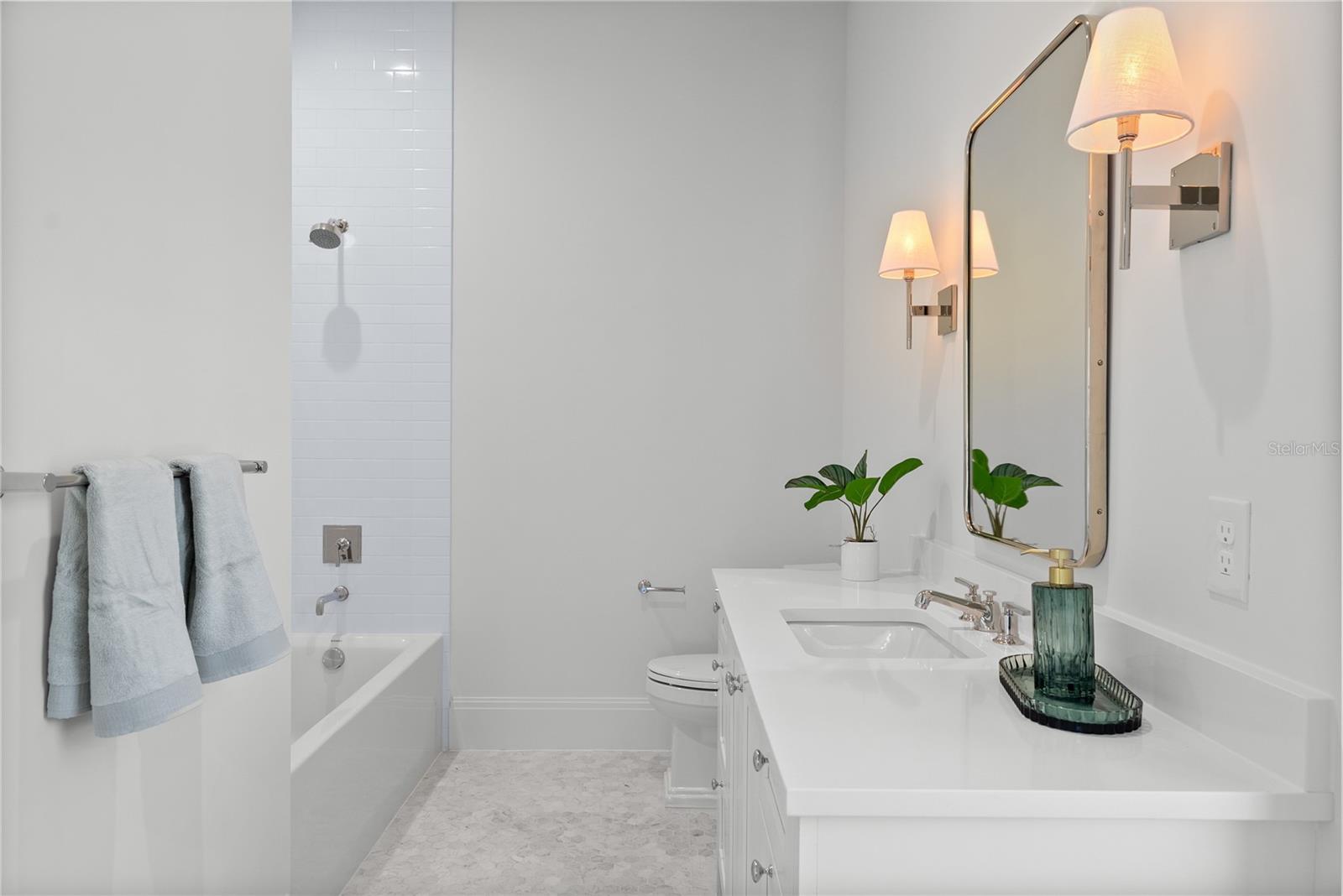 Image 38 of 58 For 4614 Tennyson