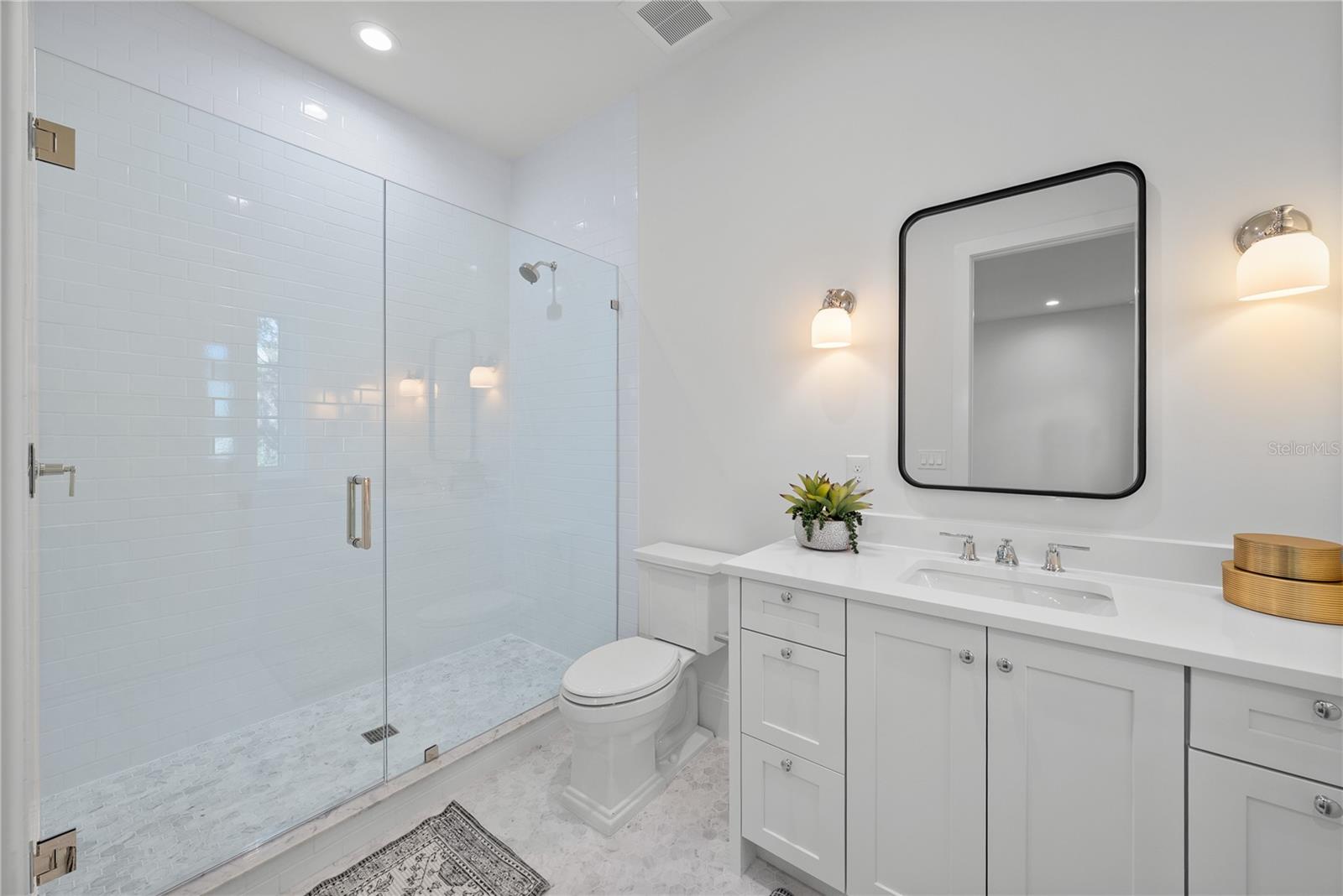 Image 41 of 58 For 4614 Tennyson