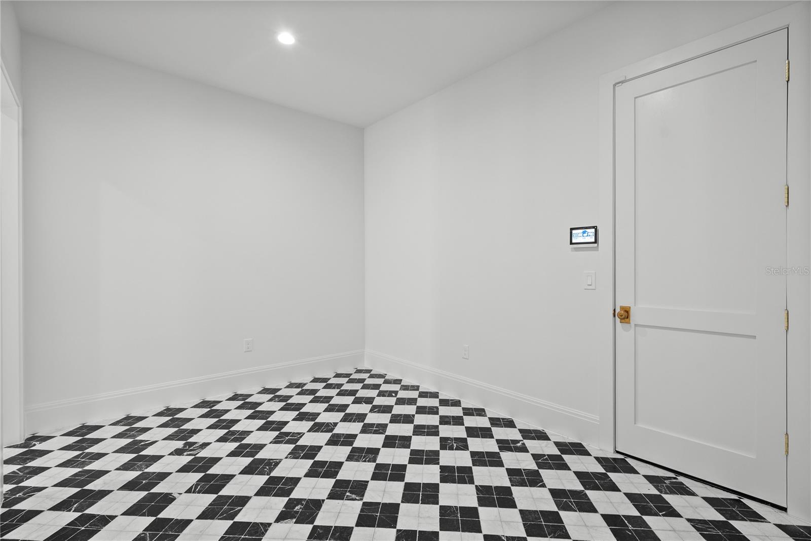 Image 42 of 58 For 4614 Tennyson