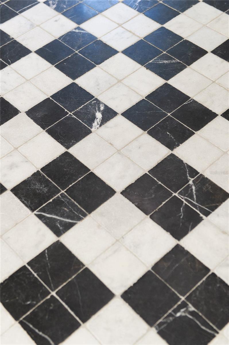 Image 54 of 58 For 4614 Tennyson