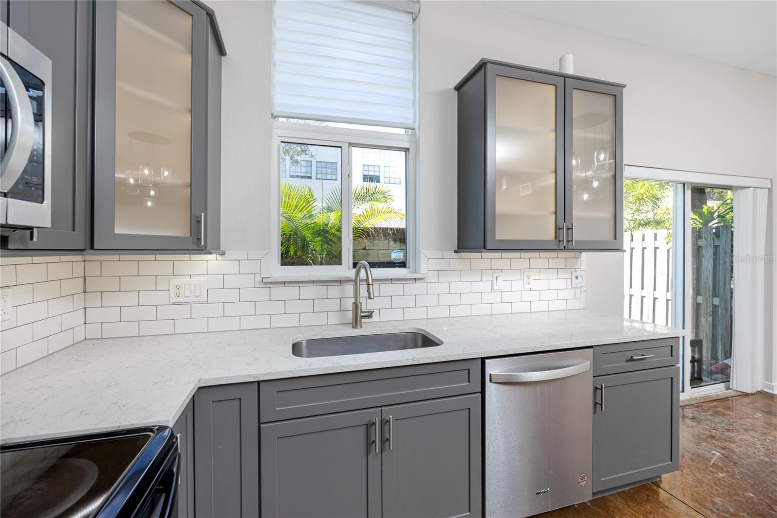 Image 13 of 34 For 851 3rd Ave N