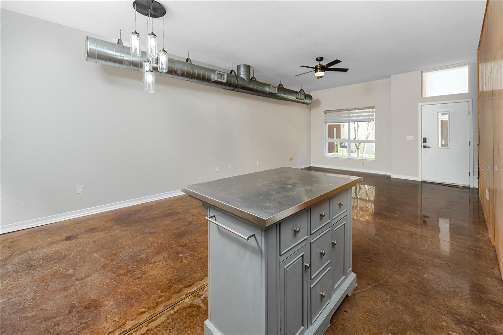 Image 15 of 34 For 851 3rd Ave N