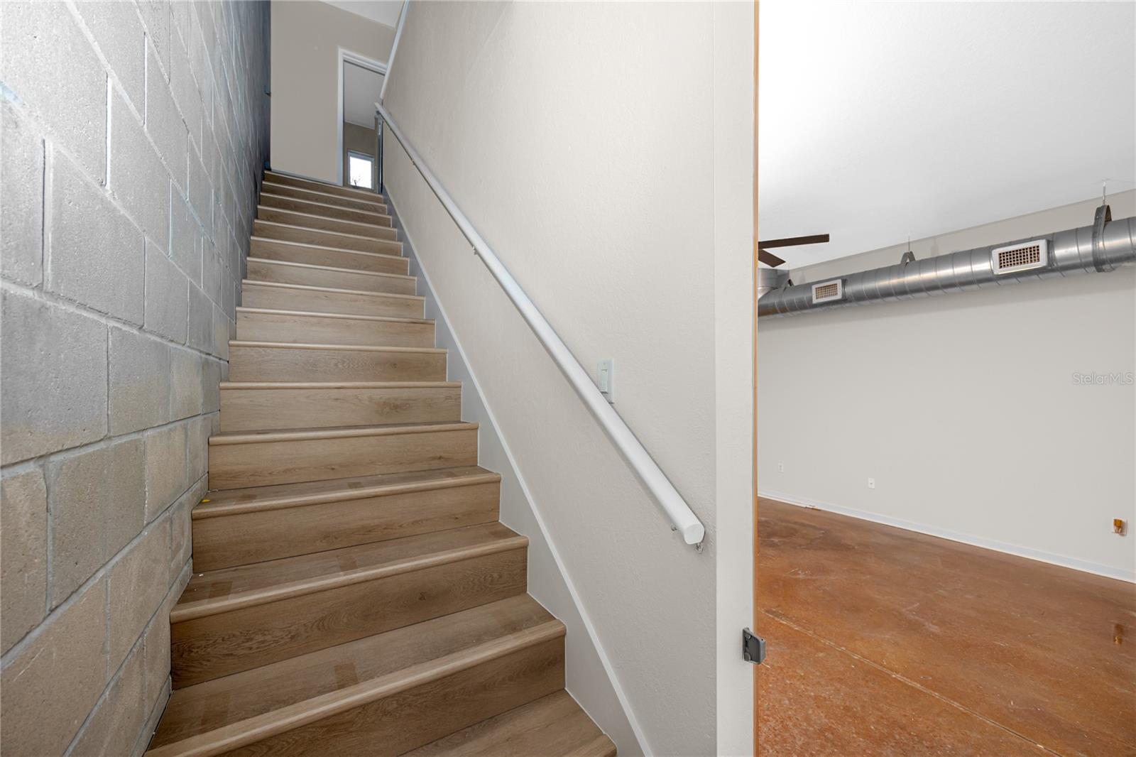 Image 18 of 34 For 851 3rd Ave N