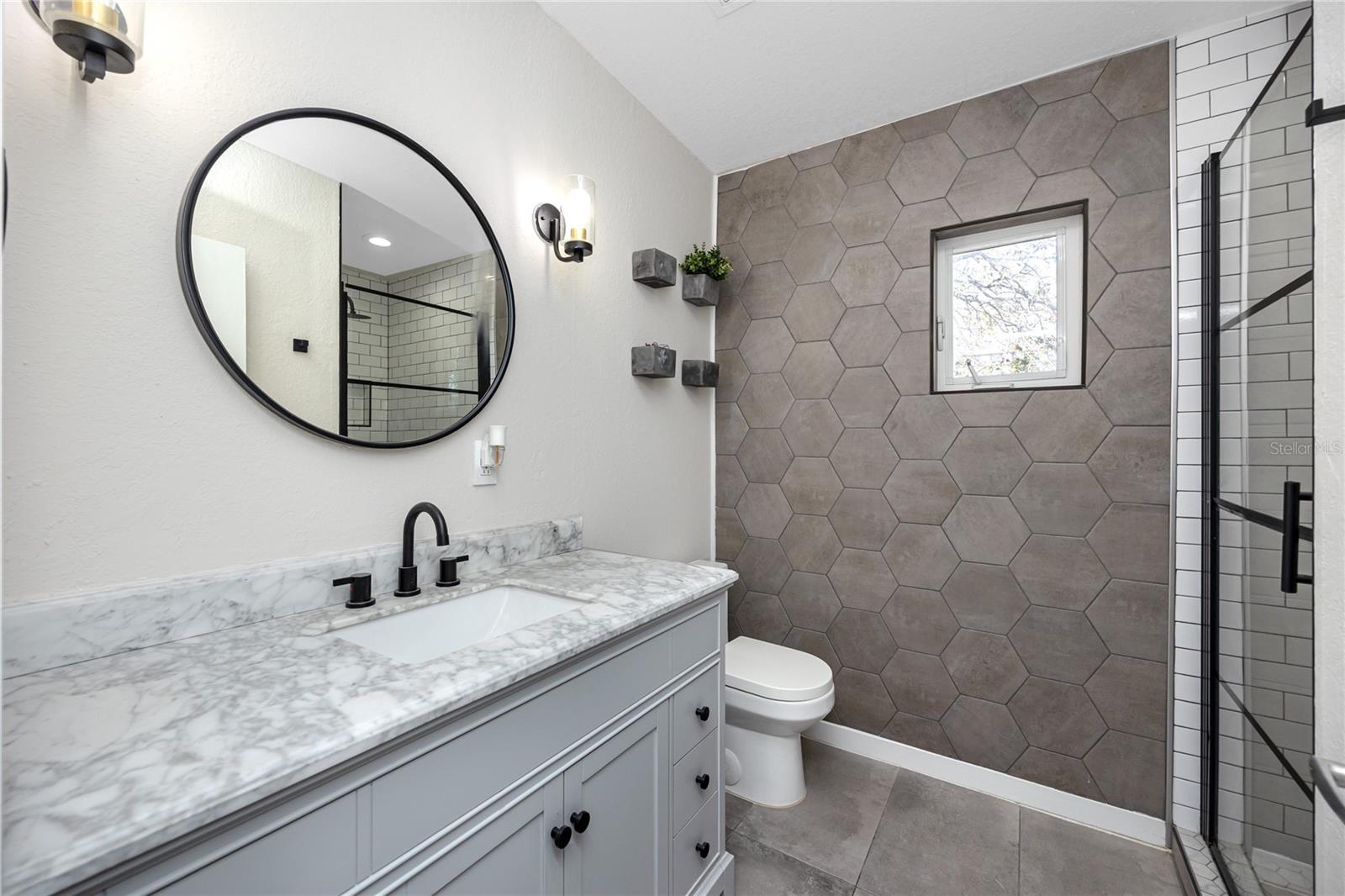 Image 23 of 34 For 851 3rd Ave N