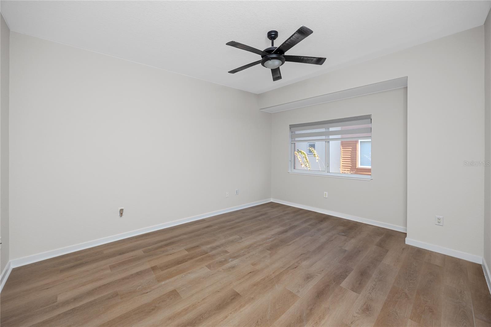 Image 26 of 34 For 851 3rd Ave N