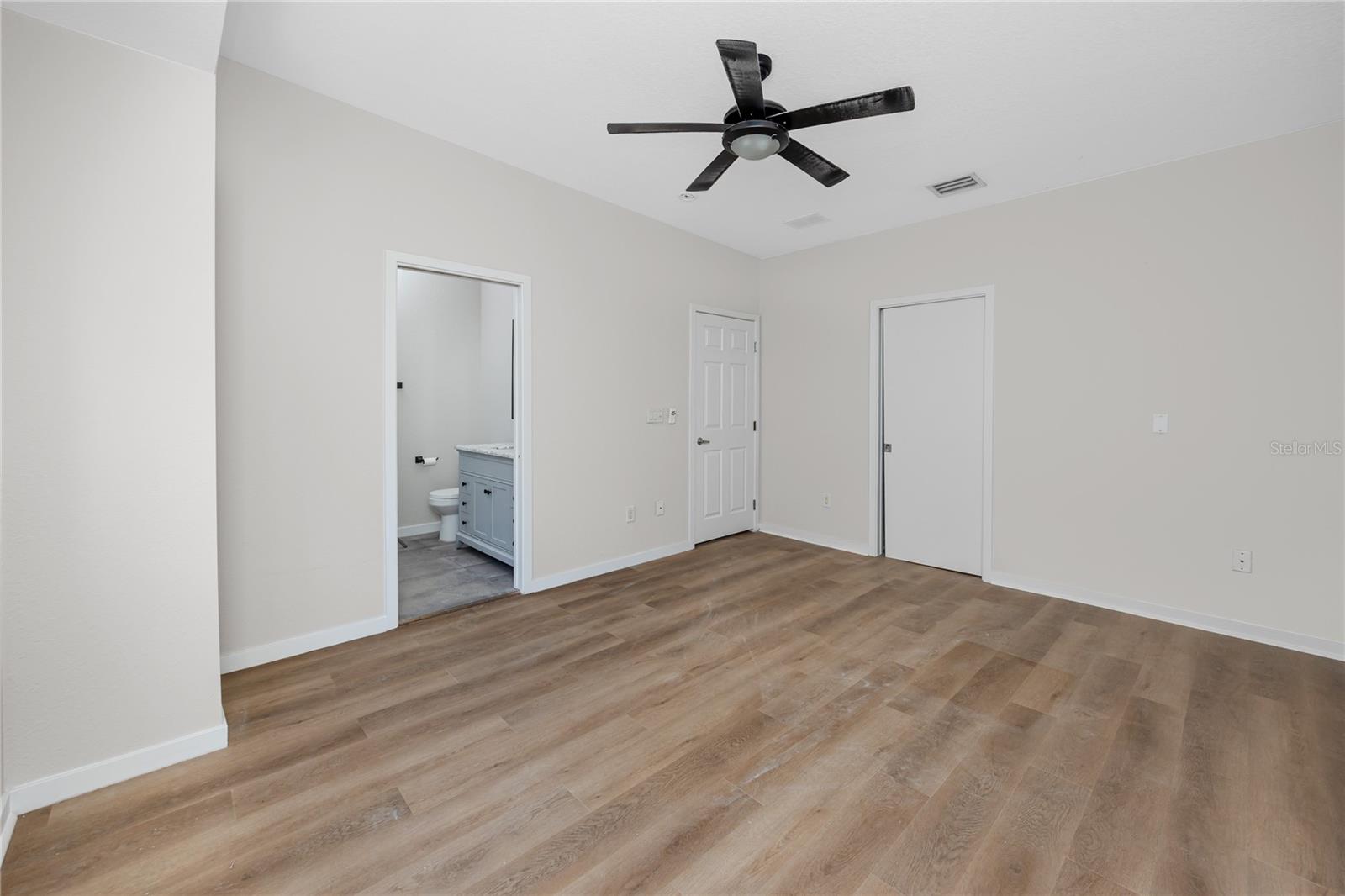 Image 27 of 34 For 851 3rd Ave N