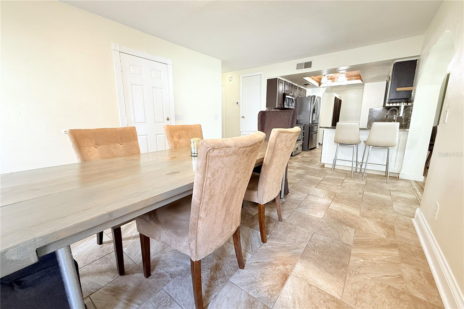 Image 13 of 51 For 10908 Brightside Drive