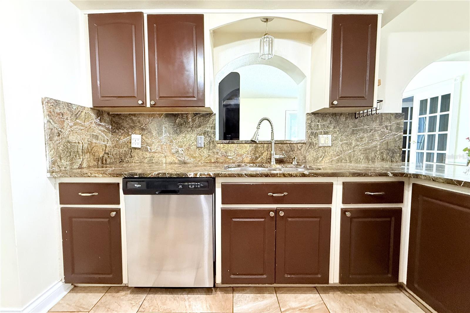 Image 18 of 51 For 10908 Brightside Drive