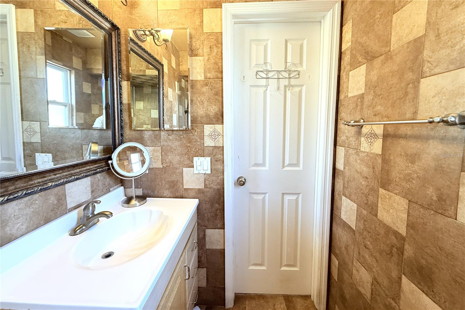 Image 38 of 51 For 10908 Brightside Drive