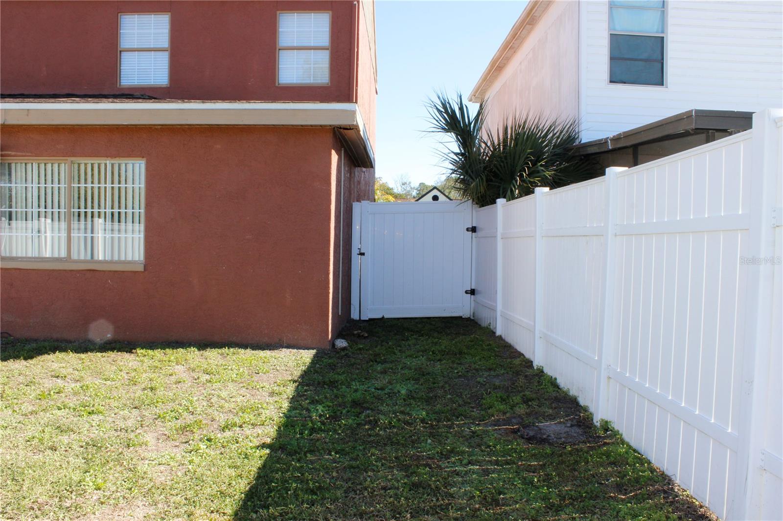 Image 43 of 51 For 10908 Brightside Drive