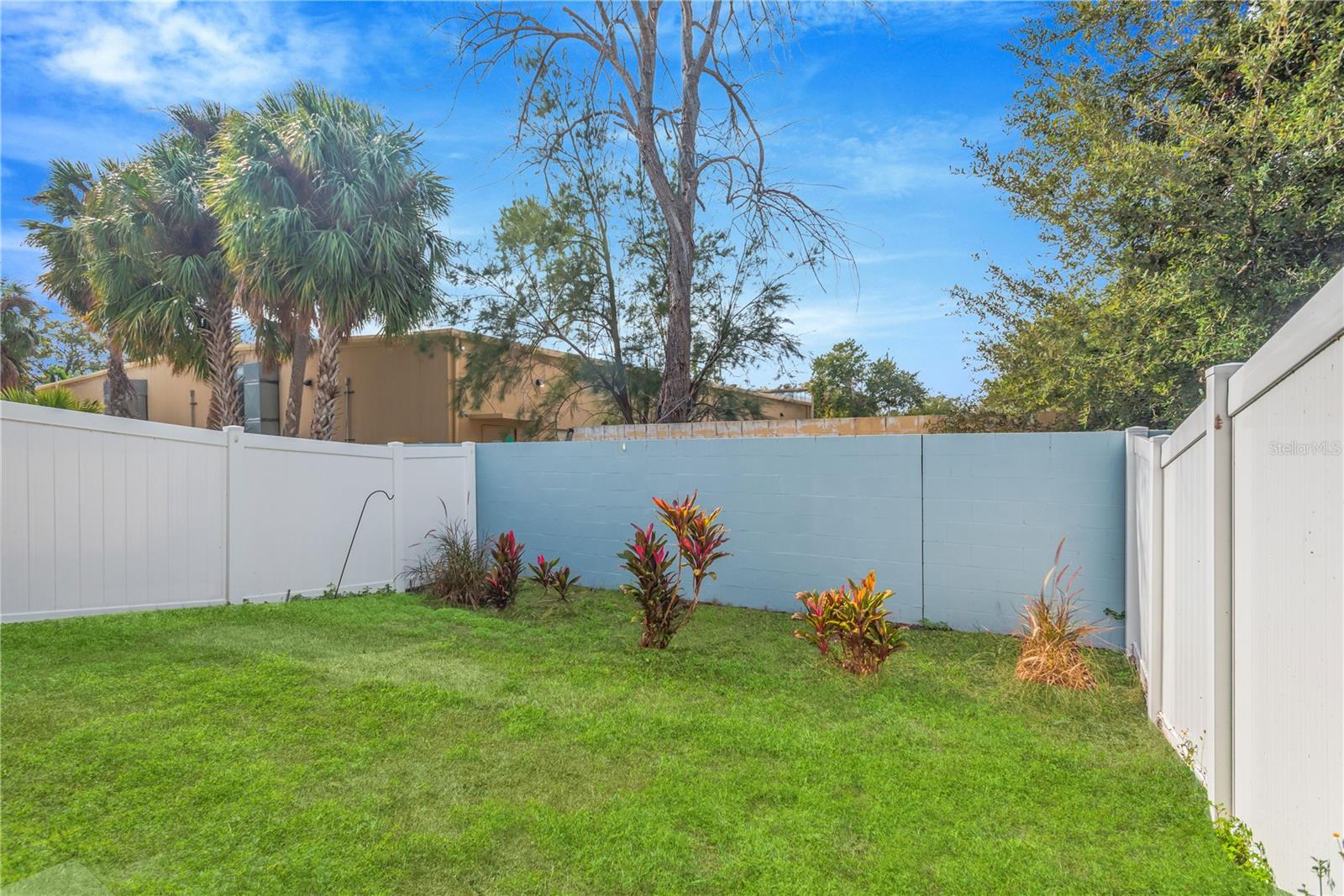 Image 15 of 26 For 3722 Mango Avenue 7