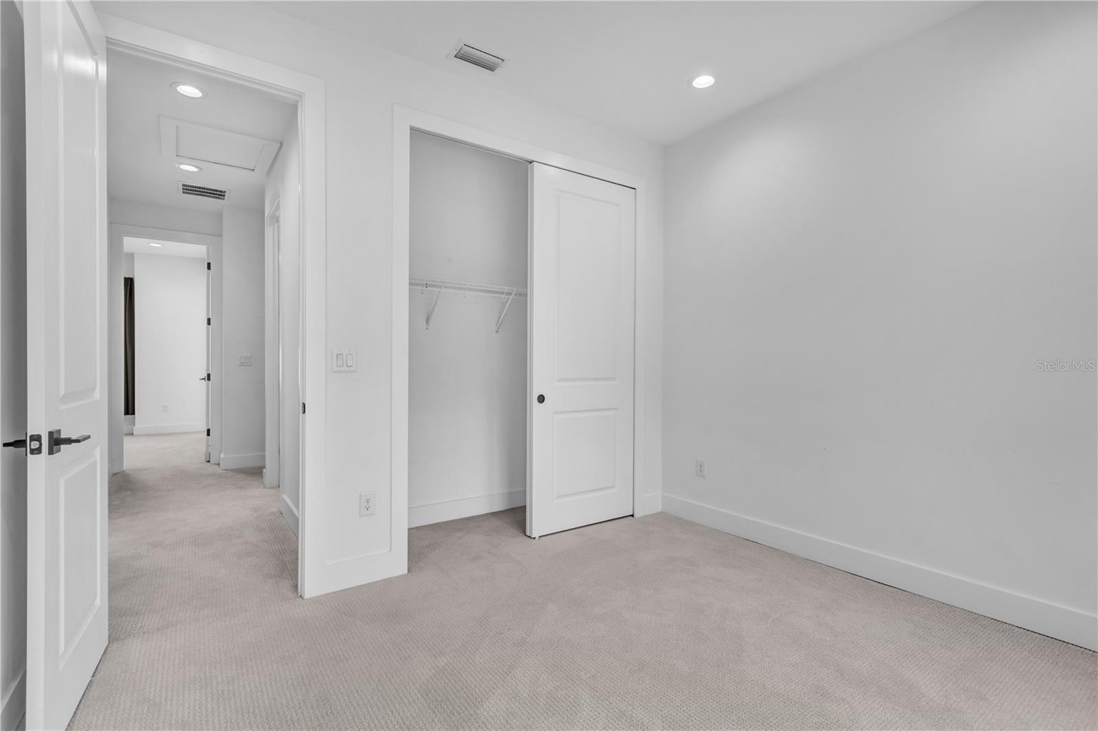 Image 17 of 26 For 3722 Mango Avenue 7