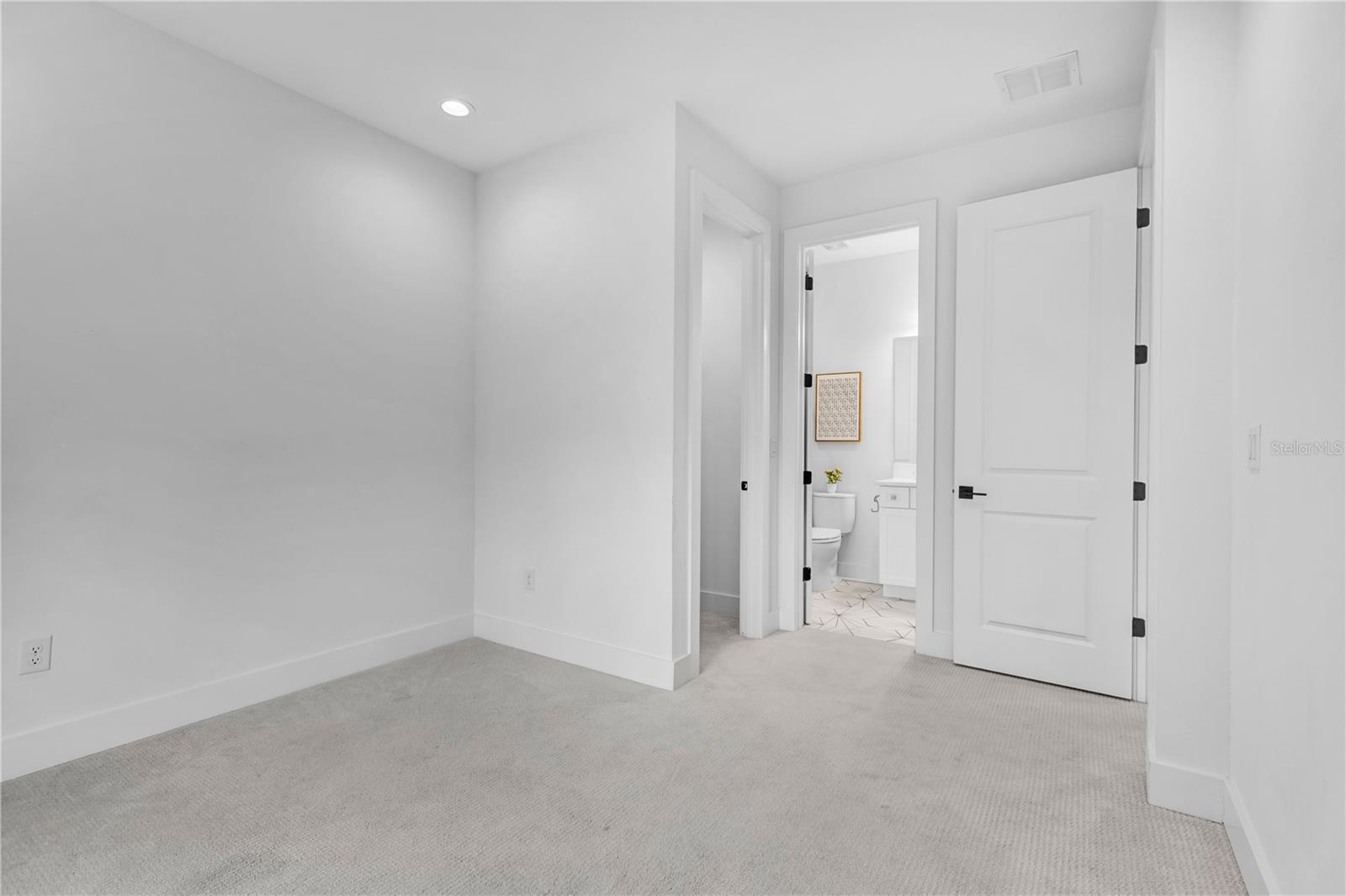 Image 19 of 26 For 3722 Mango Avenue 7